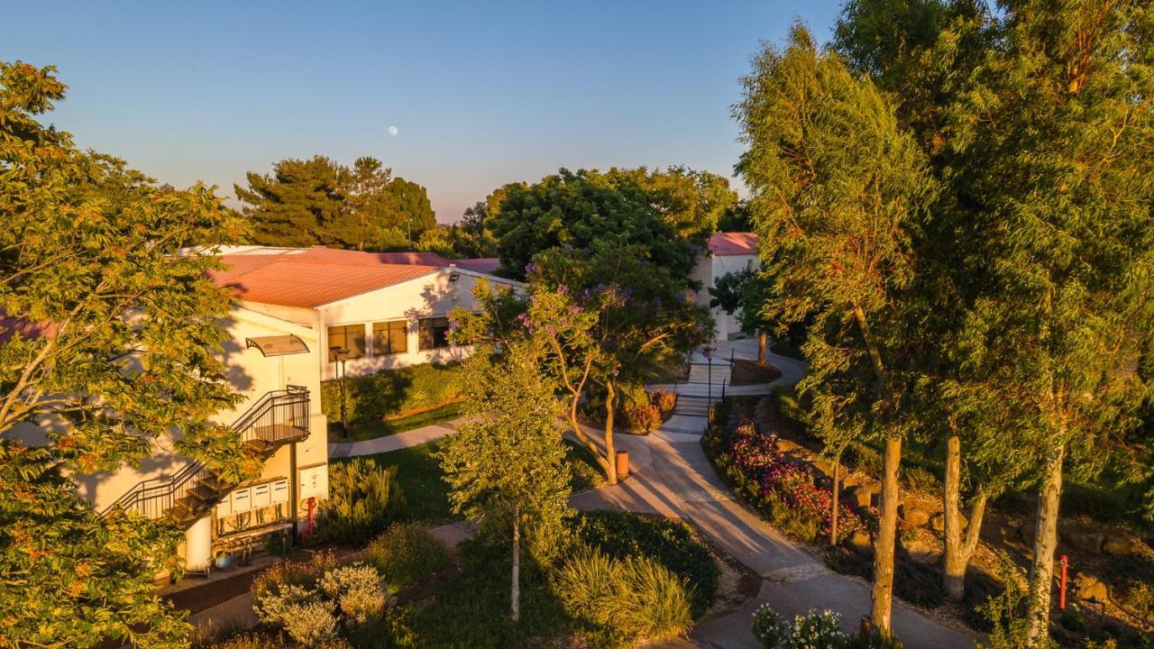 Keshet Yehonatan Country Lodging Экстерьер фото